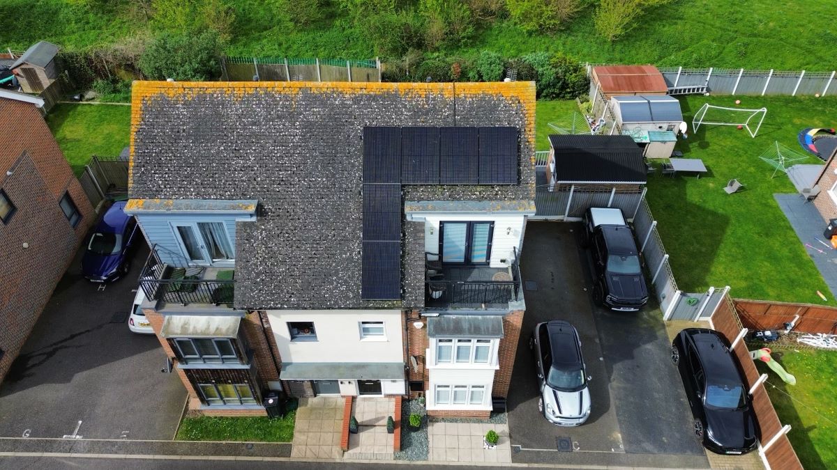 Mr & Mrs Reeve - Home Solar Panel System - SolarTherm UK