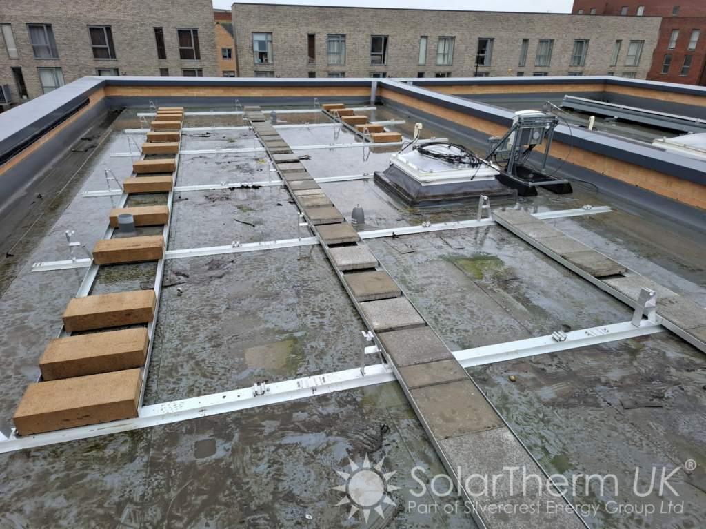 Flat roof A-frame mounting kit