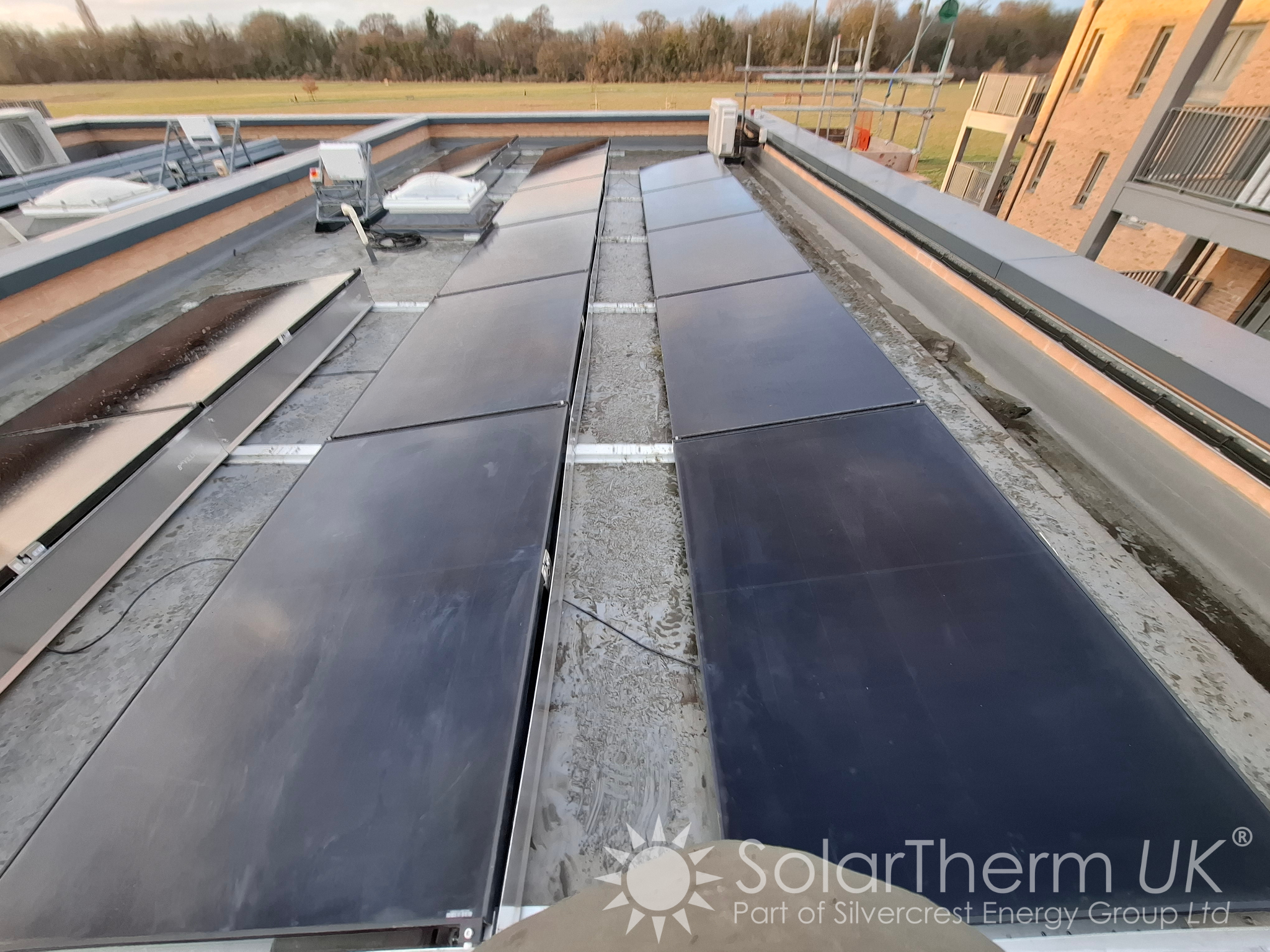 Solar installation on a flat roof